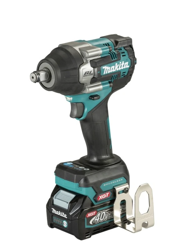 LLAVE DE IMPACTO 1/2" BATERIA LI-ION 40V 750NM 2200RPM CON 1 BATERIA 4AH + CARGADOR DC40RA ( TW007GZX05 )